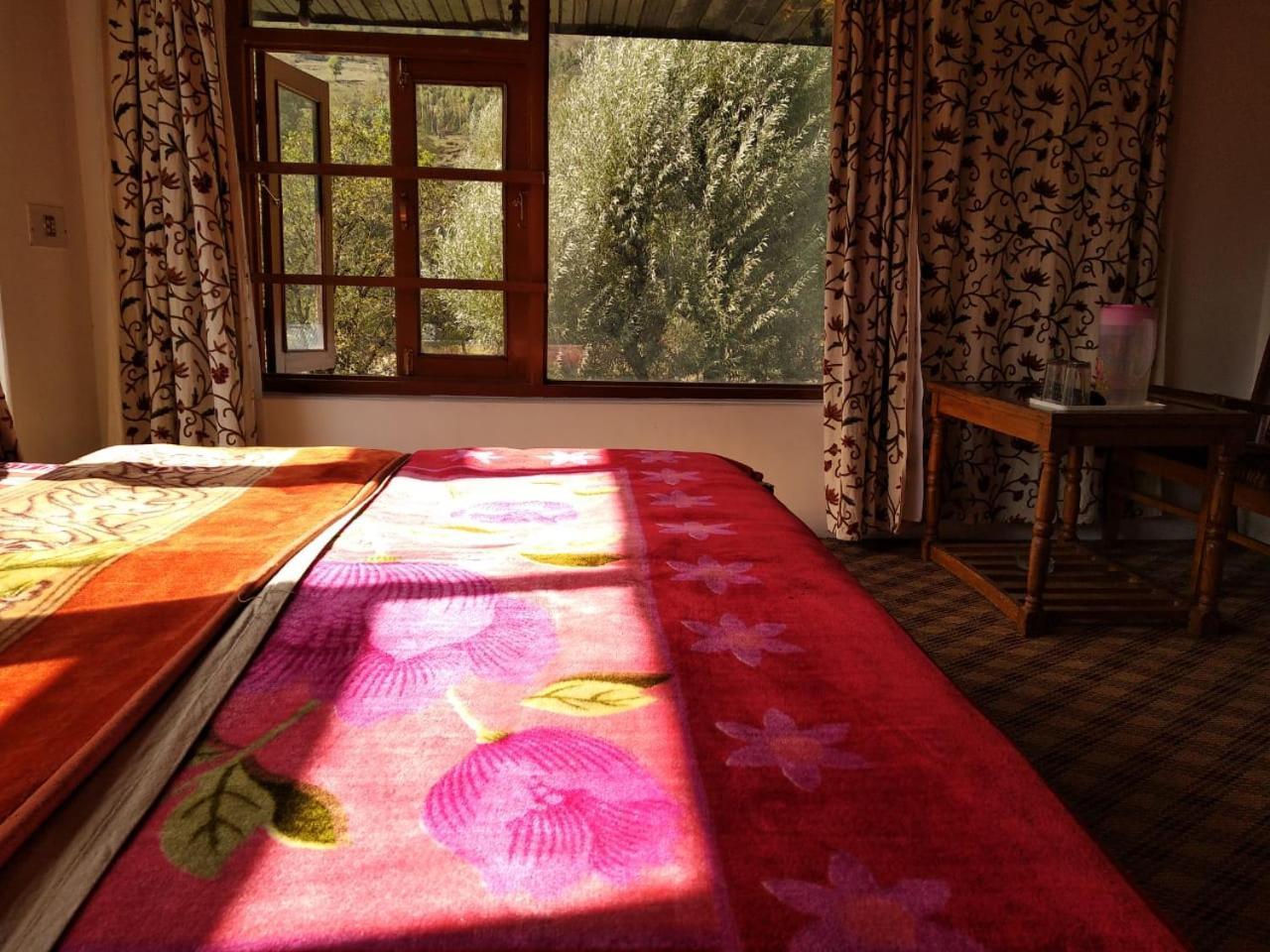 Hotel King Palace Pahalgam Luaran gambar