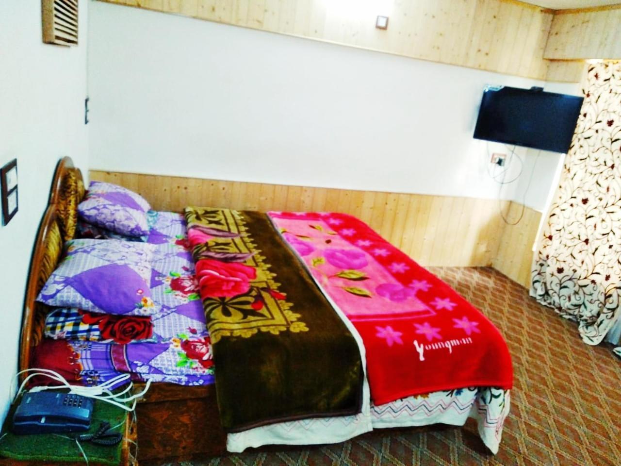 Hotel King Palace Pahalgam Luaran gambar
